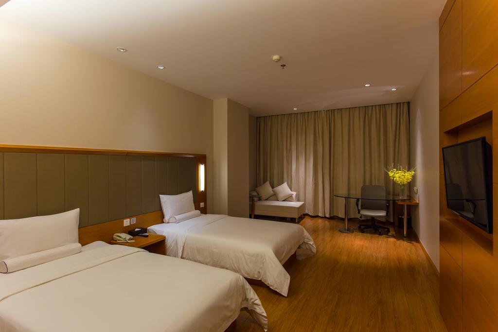 Ji Hotel Wuhan Guanggu Plaza Номер фото