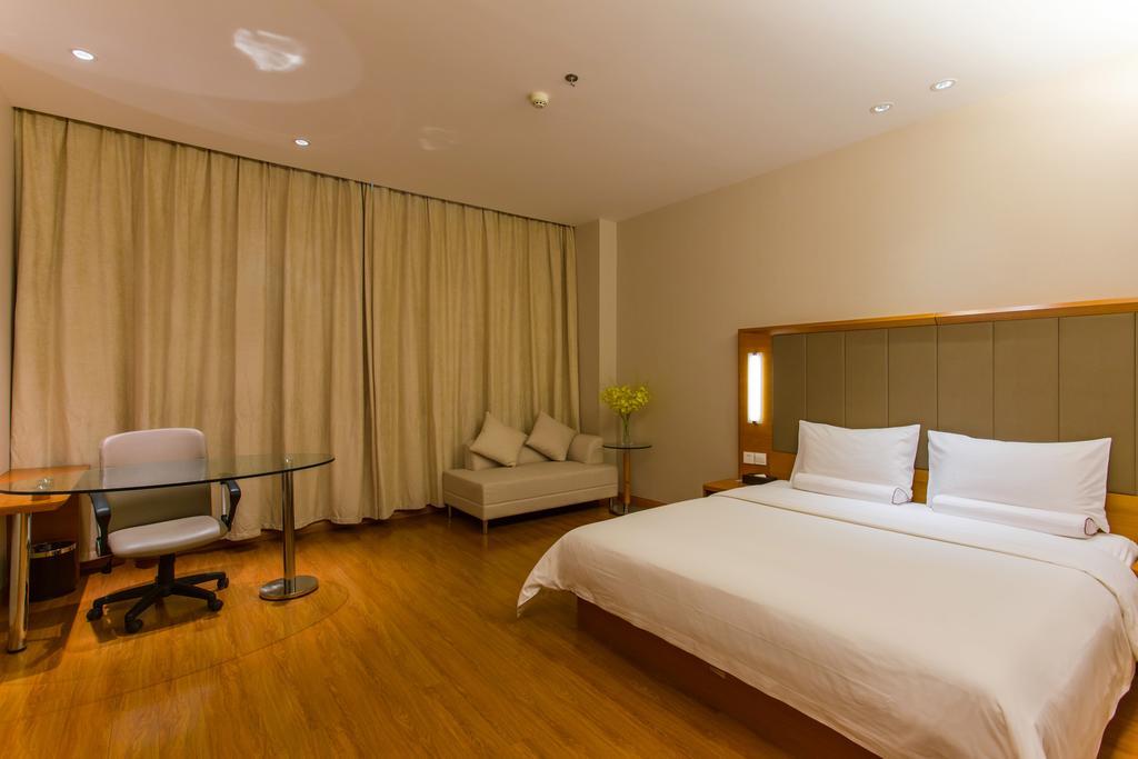 Ji Hotel Wuhan Guanggu Plaza Номер фото