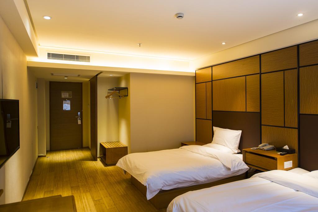Ji Hotel Wuhan Guanggu Plaza Экстерьер фото