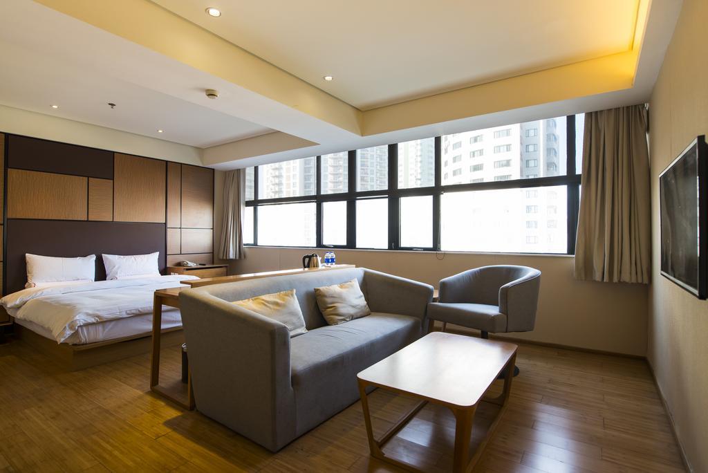 Ji Hotel Wuhan Guanggu Plaza Экстерьер фото