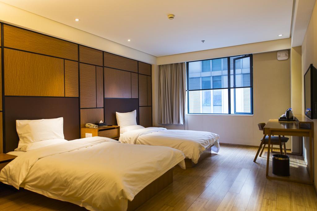 Ji Hotel Wuhan Guanggu Plaza Экстерьер фото