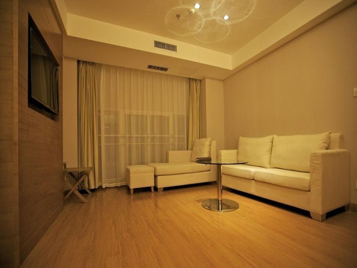 Ji Hotel Wuhan Guanggu Plaza Экстерьер фото